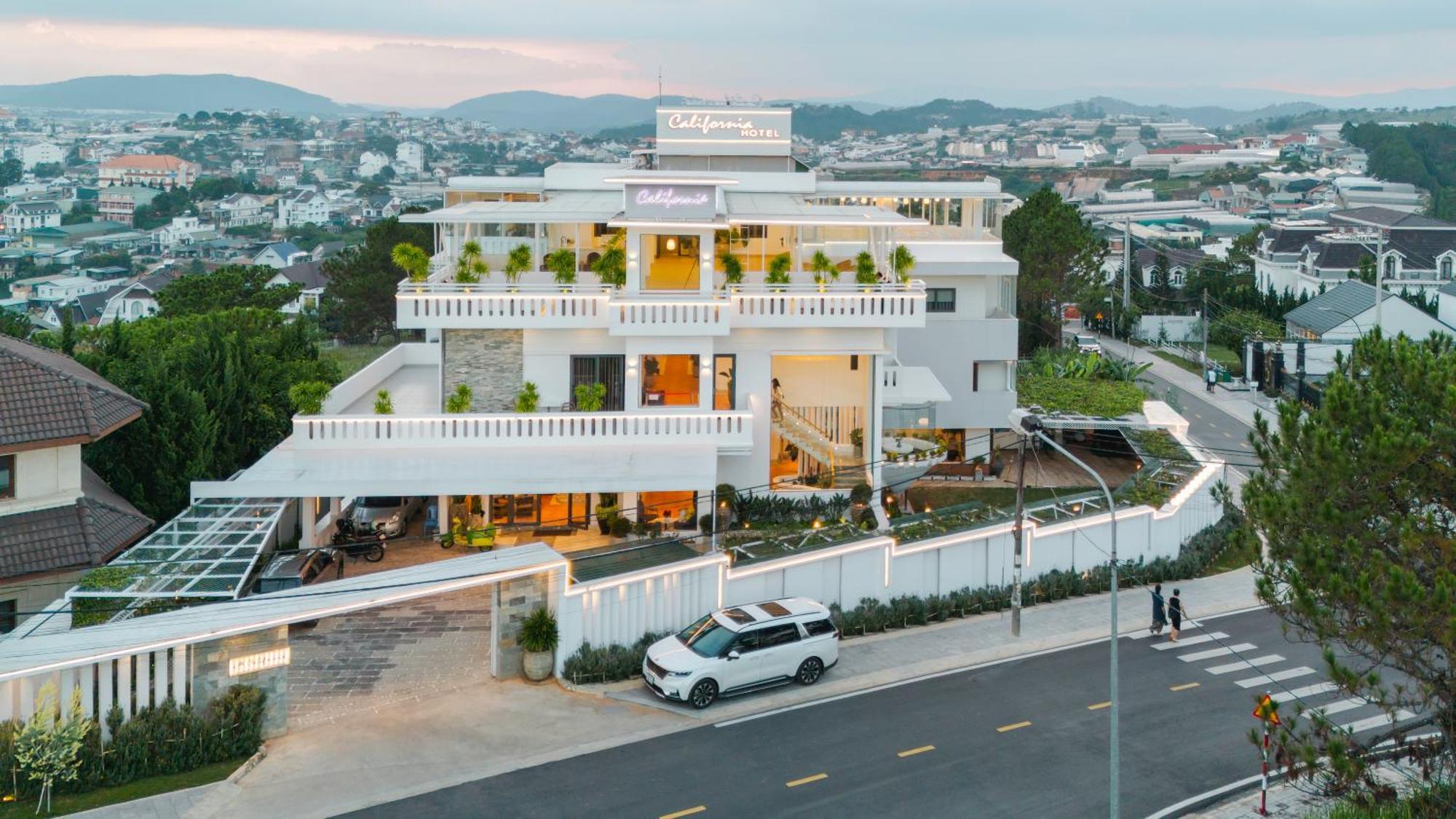 California Hotel Da Lat Exterior photo